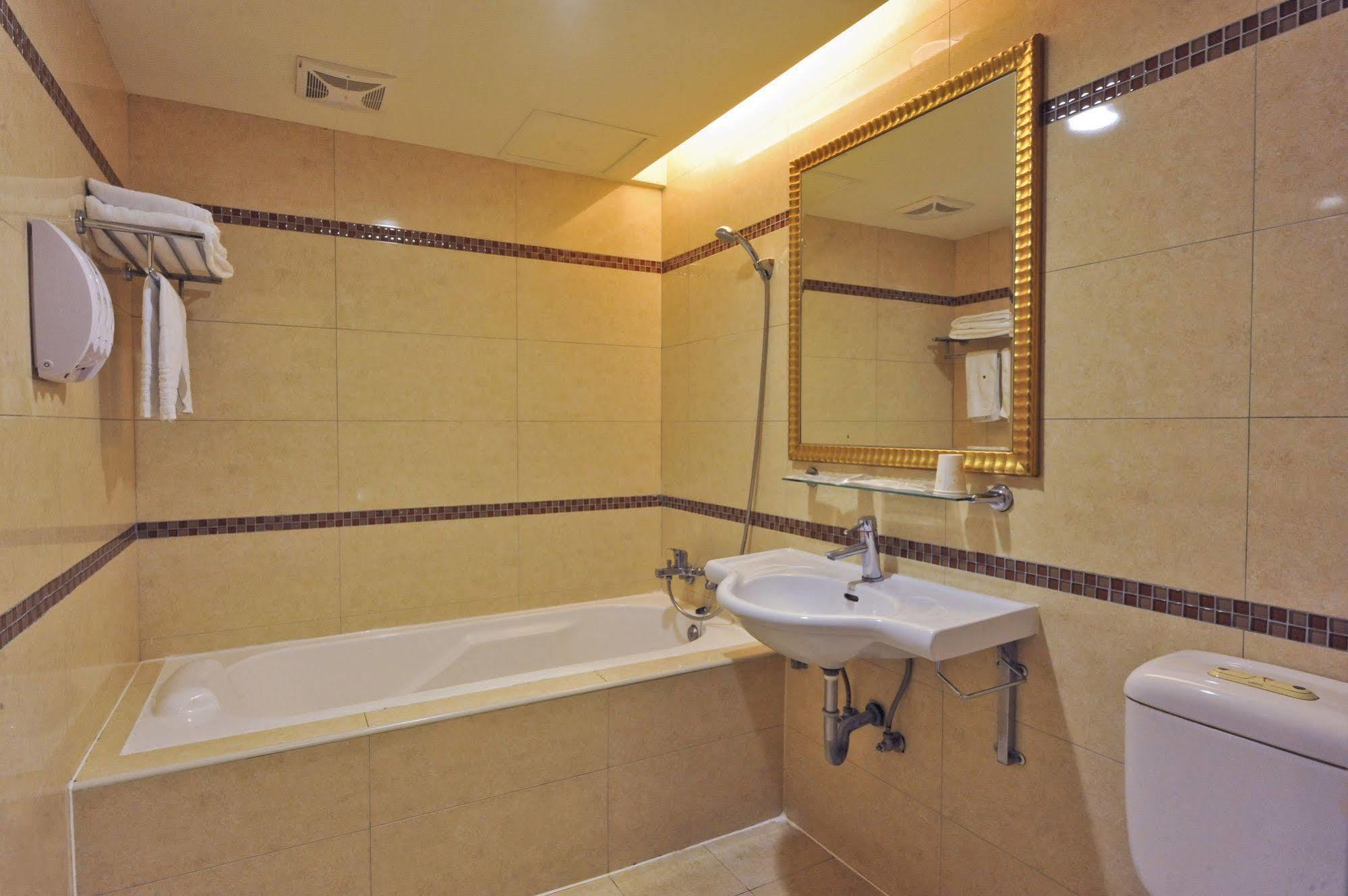 Carnival Motel Taipei Extérieur photo