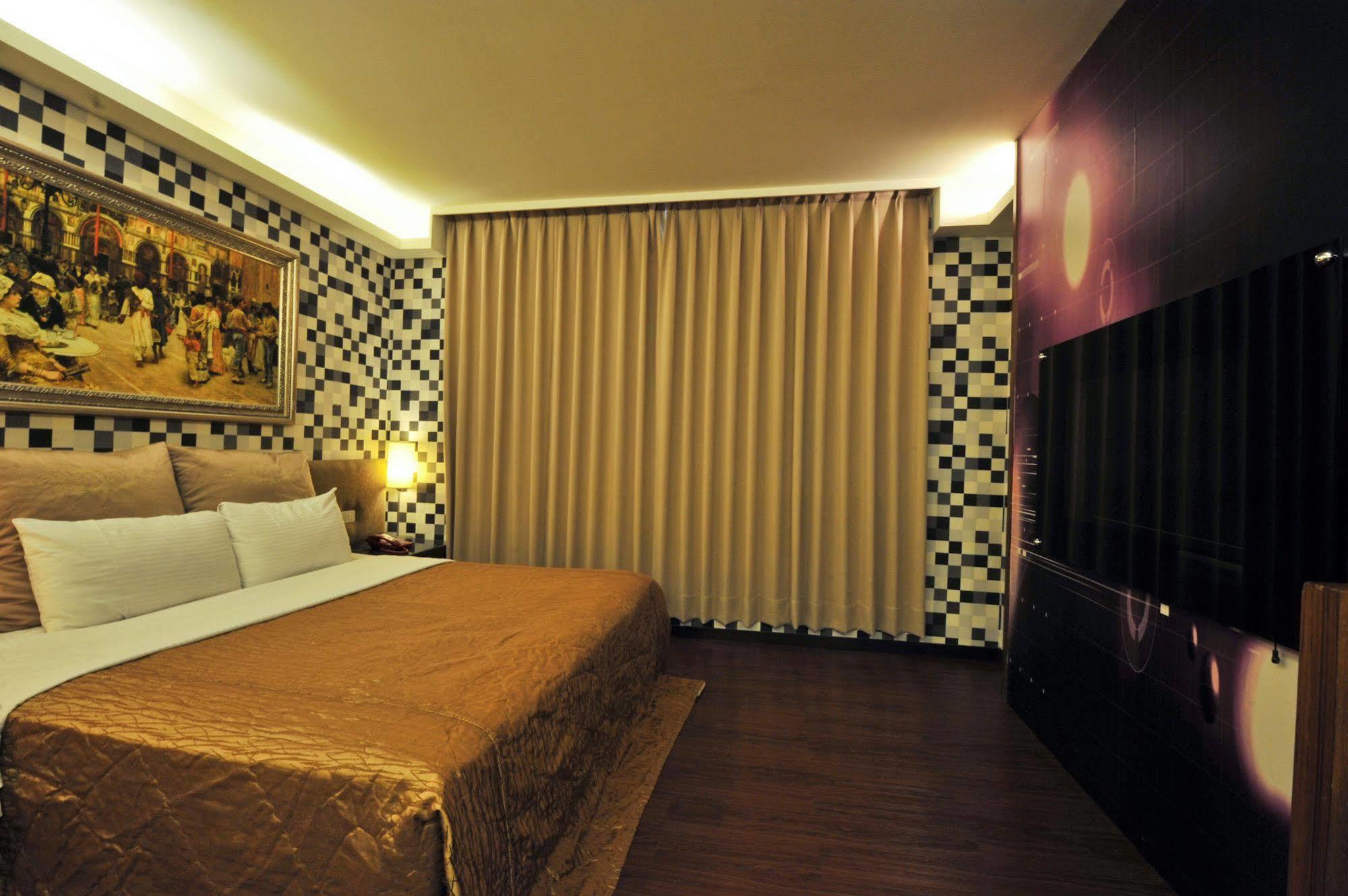 Carnival Motel Taipei Extérieur photo