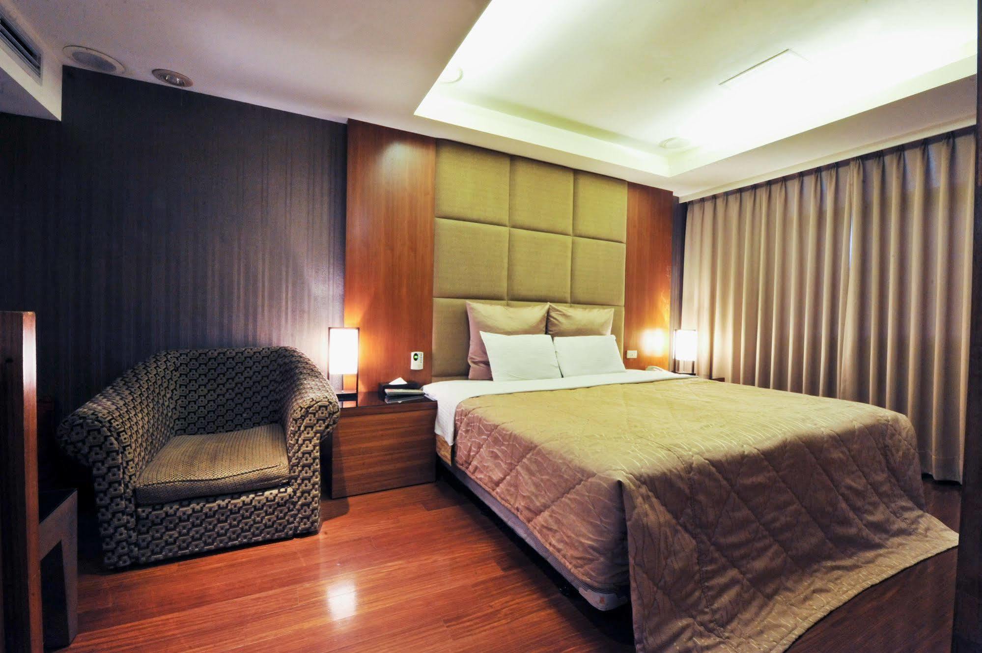 Carnival Motel Taipei Extérieur photo