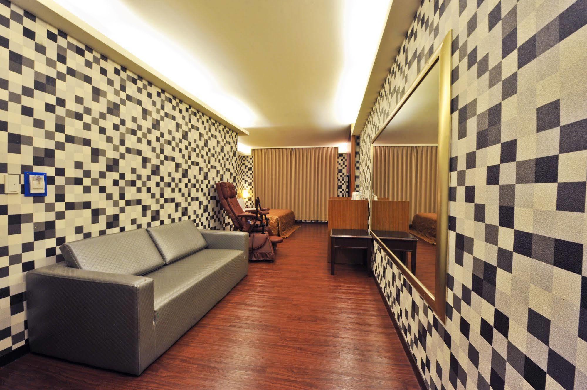Carnival Motel Taipei Extérieur photo