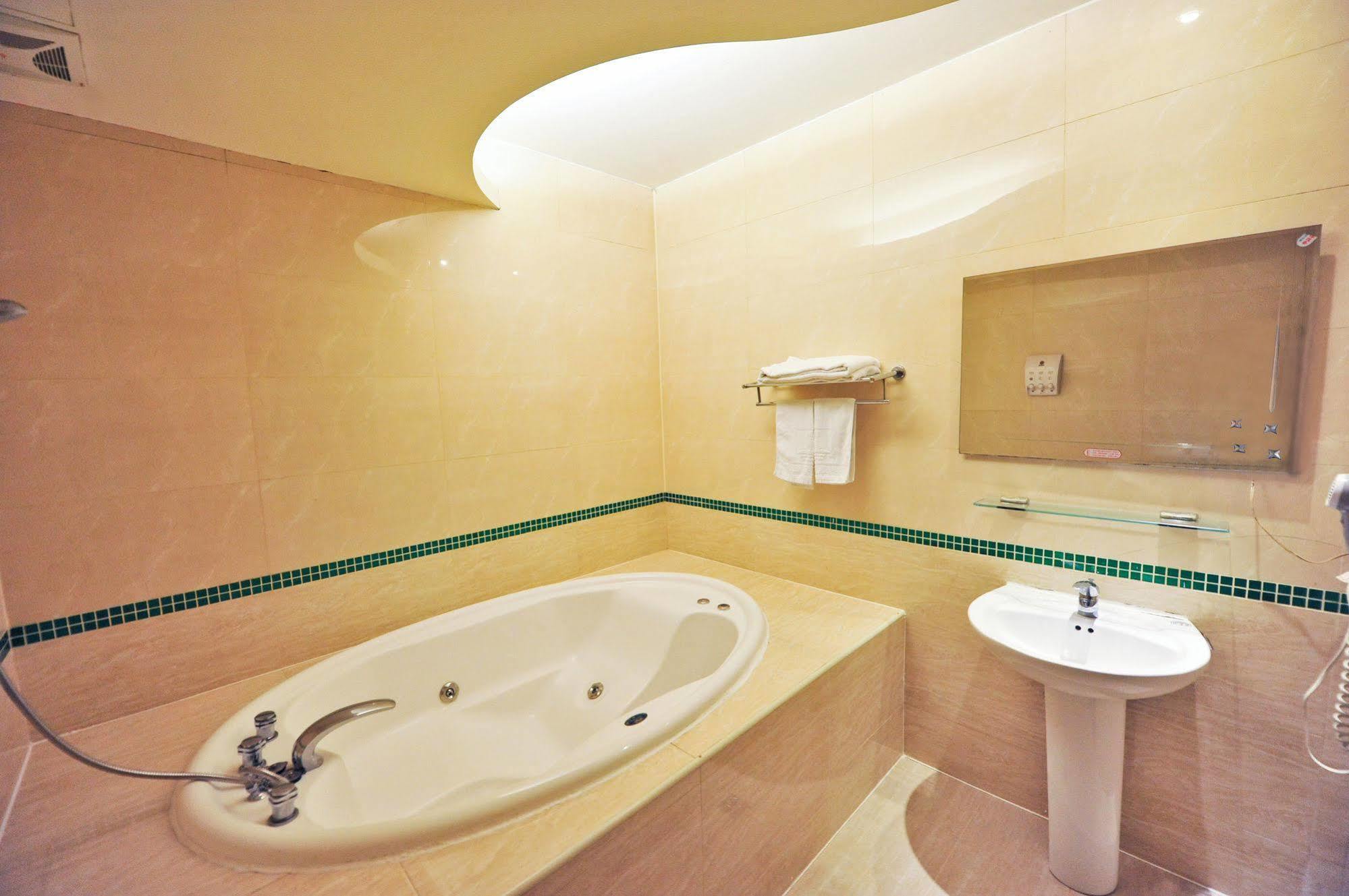 Carnival Motel Taipei Extérieur photo